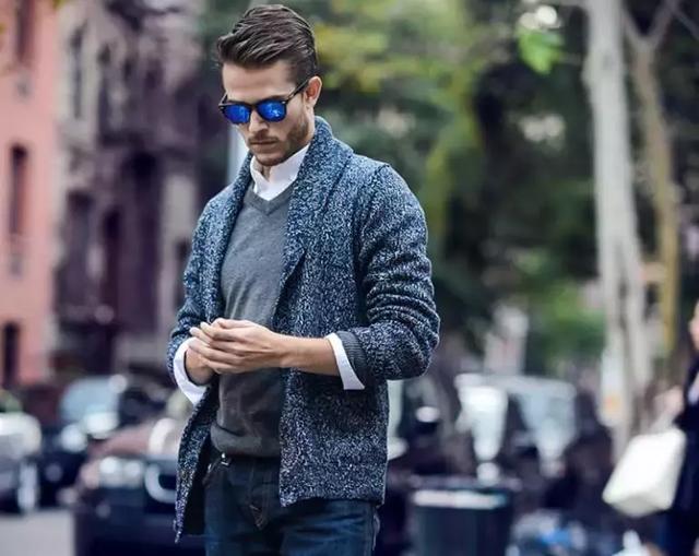 只要疊搭一件襯衣，就能把冬天所有的外套穿得帥氣有型！