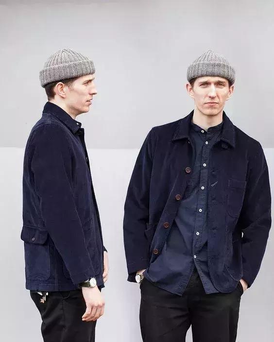 只要疊搭一件襯衣，就能把冬天所有的外套穿得帥氣有型！