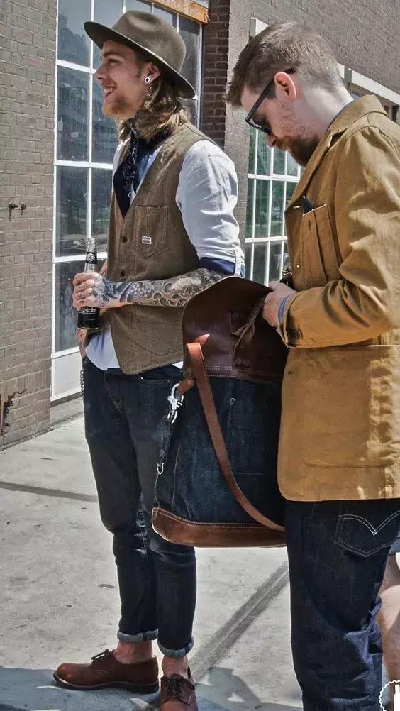 只要疊搭一件襯衣，就能把冬天所有的外套穿得帥氣有型！