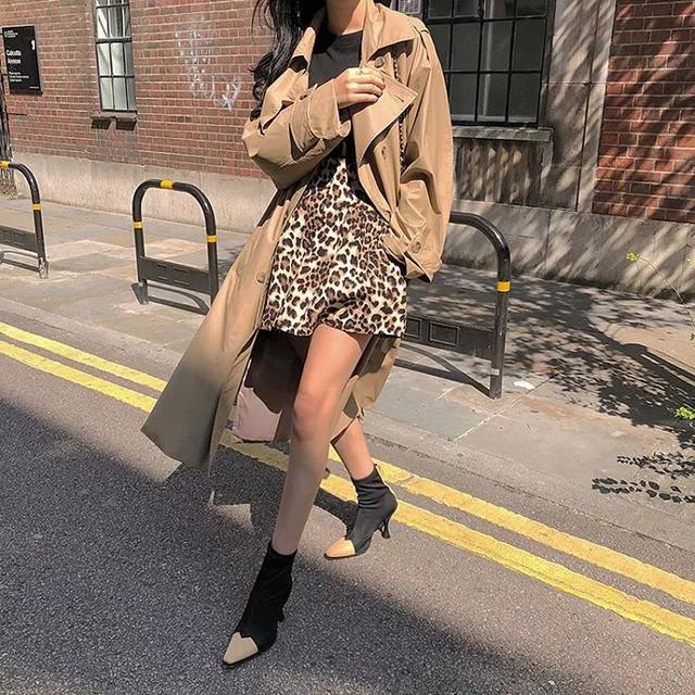 不再是俗豔的代名詞：韓國吹起的豹紋風潮，為穿搭注入靚麗元素