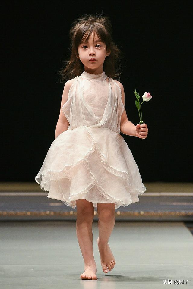 Dorm童裝高定：夢幻仙境—彷彿置身於芬芳花海