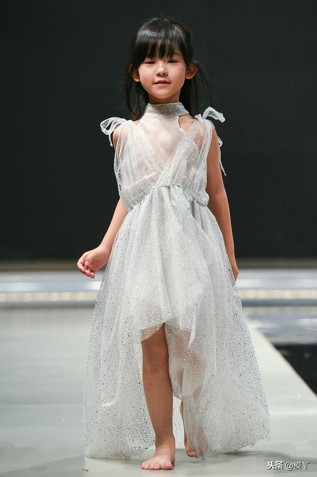 Dorm童裝高定：夢幻仙境—彷彿置身於芬芳花海