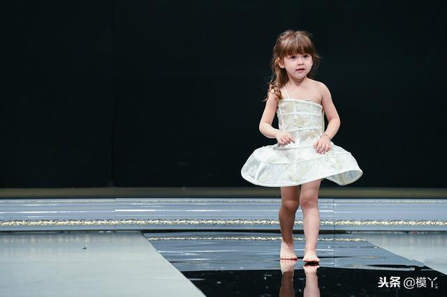 Dorm童裝高定：夢幻仙境—彷彿置身於芬芳花海