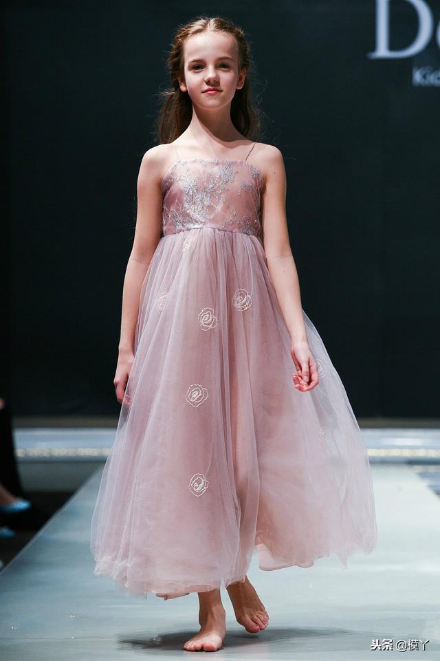 Dorm童裝高定：夢幻仙境—彷彿置身於芬芳花海