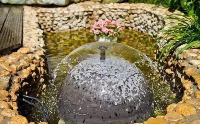 一塊拙石，一處水景，一隅禪意