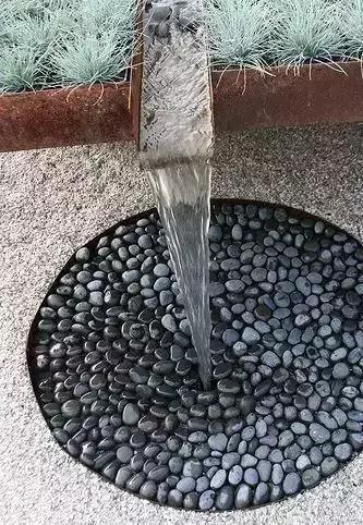 一塊拙石，一處水景，一隅禪意