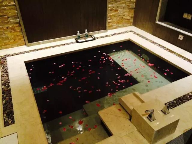 種草！ 這個帶著豪宅味道的湯池