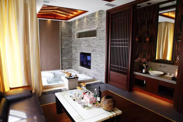 種草！ 這個帶著豪宅味道的湯池