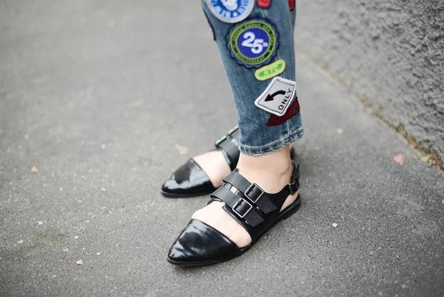 “媽媽”牛仔褲才是冬天裡我最缺的那一條!