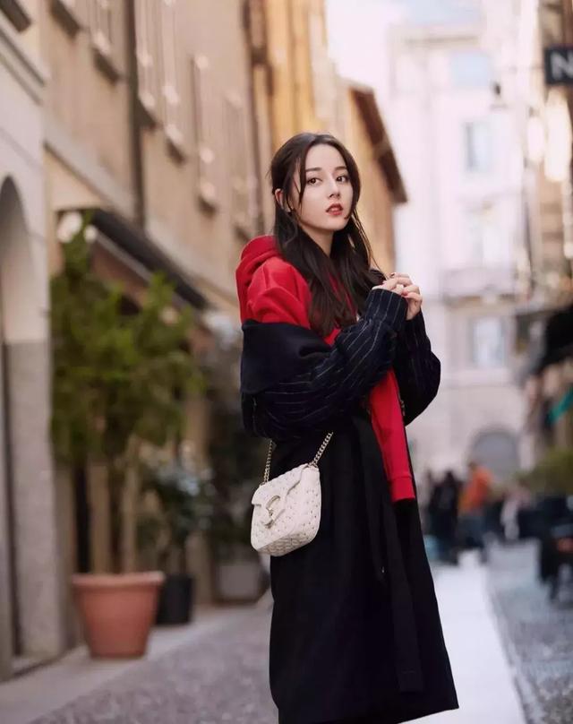 2018大衣要敞開穿才夠時髦！