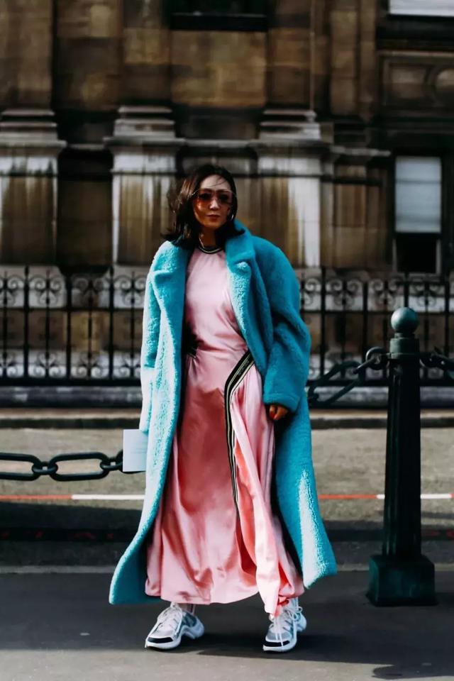 2018大衣要敞開穿才夠時髦！