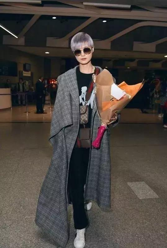 2018大衣要敞開穿才夠時髦！