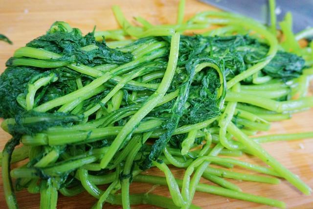 幾乎沒人用它做餡餅，比韭菜好吃，營養堪比人參，一次吃6個不夠