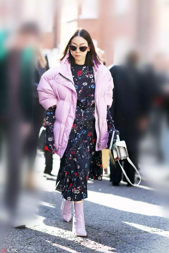 羽絨服+裙子,反差混搭解鎖冬季穿搭新潮!