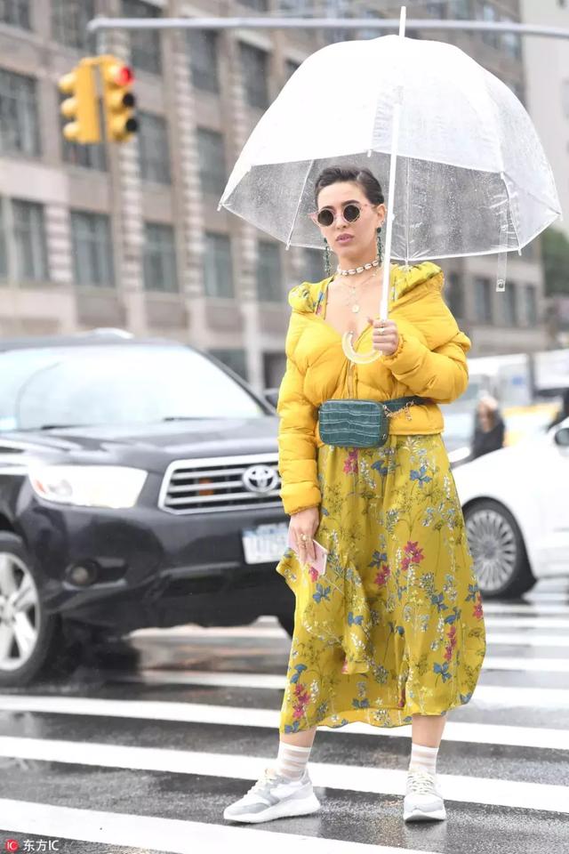 羽絨服+裙子,反差混搭解鎖冬季穿搭新潮!