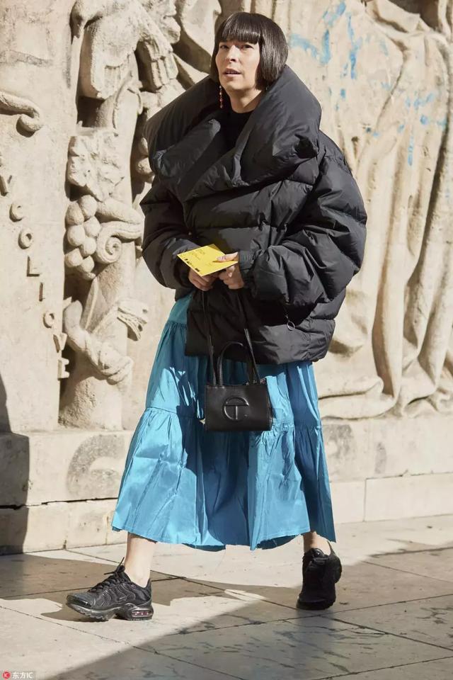 羽絨服+裙子,反差混搭解鎖冬季穿搭新潮!