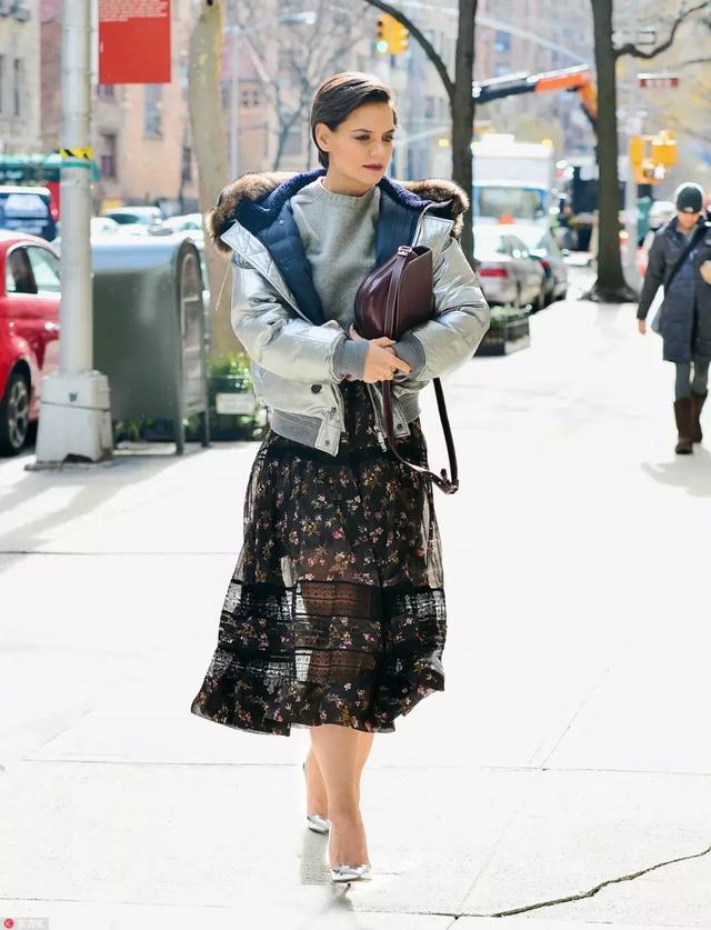 羽絨服+裙子,反差混搭解鎖冬季穿搭新潮!