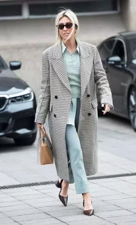 格紋大衣再火70年？ 100套美搭時髦炸了！