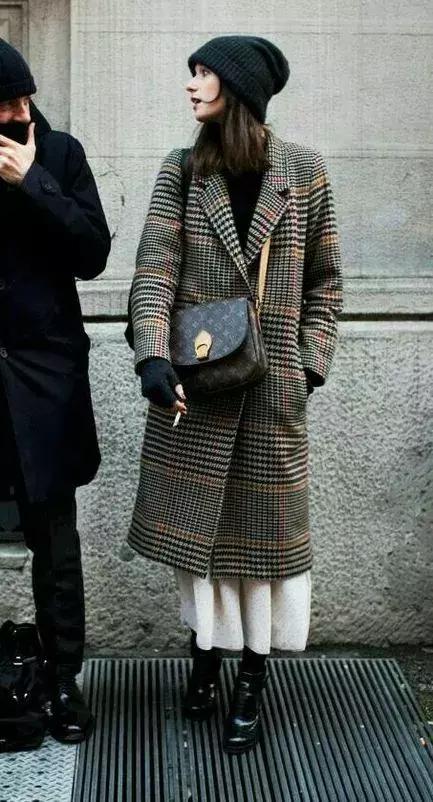 格紋大衣再火70年？ 100套美搭時髦炸了！