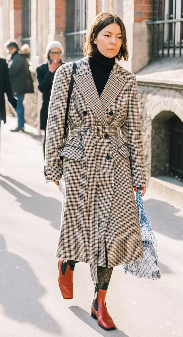 格紋大衣再火70年？ 100套美搭時髦炸了！
