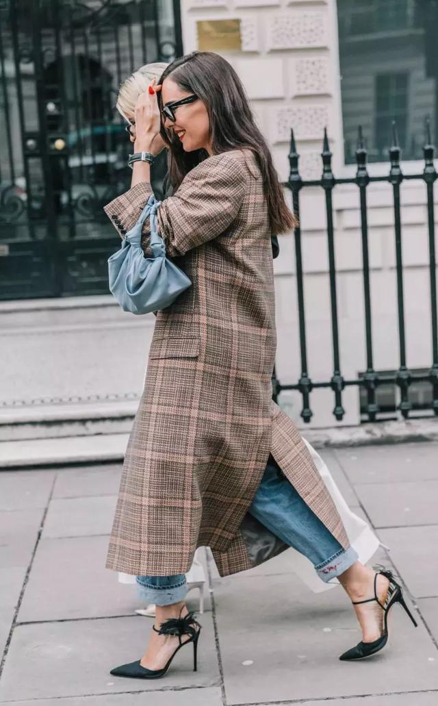 格紋大衣再火70年？ 100套美搭時髦炸了！
