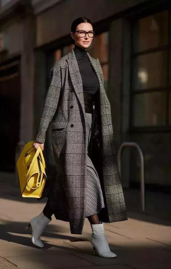 格紋大衣再火70年？ 100套美搭時髦炸了！