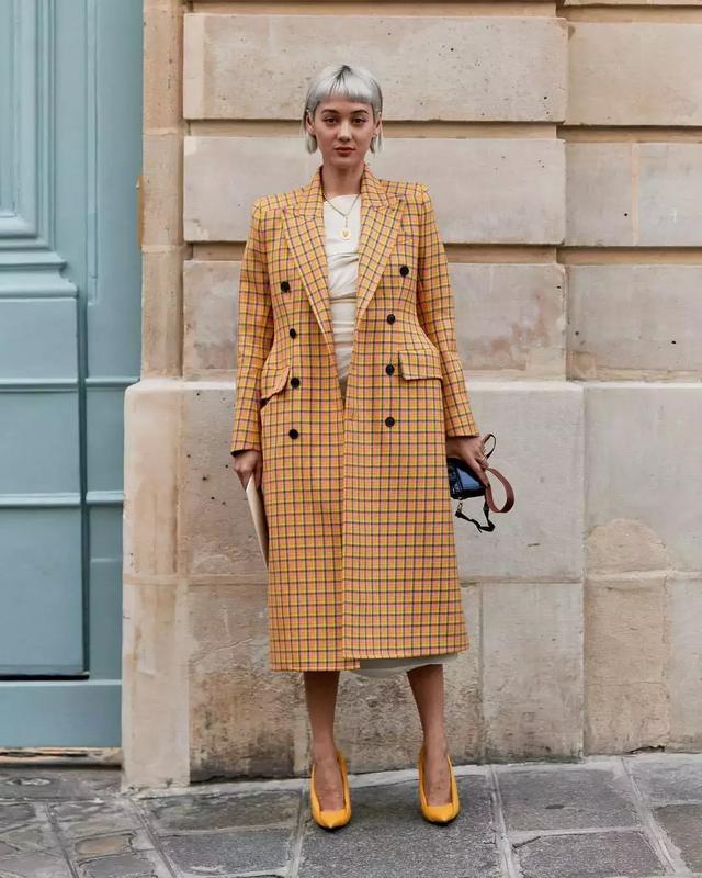 格紋大衣再火70年？ 100套美搭時髦炸了！