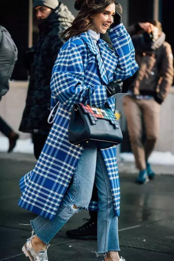 格紋大衣再火70年？ 100套美搭時髦炸了！