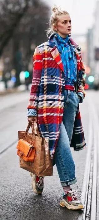 格紋大衣再火70年？ 100套美搭時髦炸了！