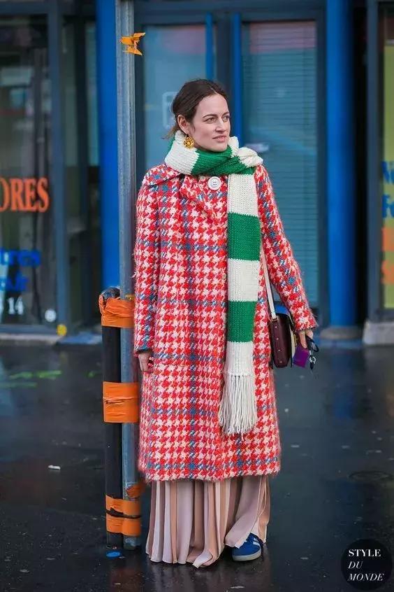 格紋大衣再火70年？ 100套美搭時髦炸了！