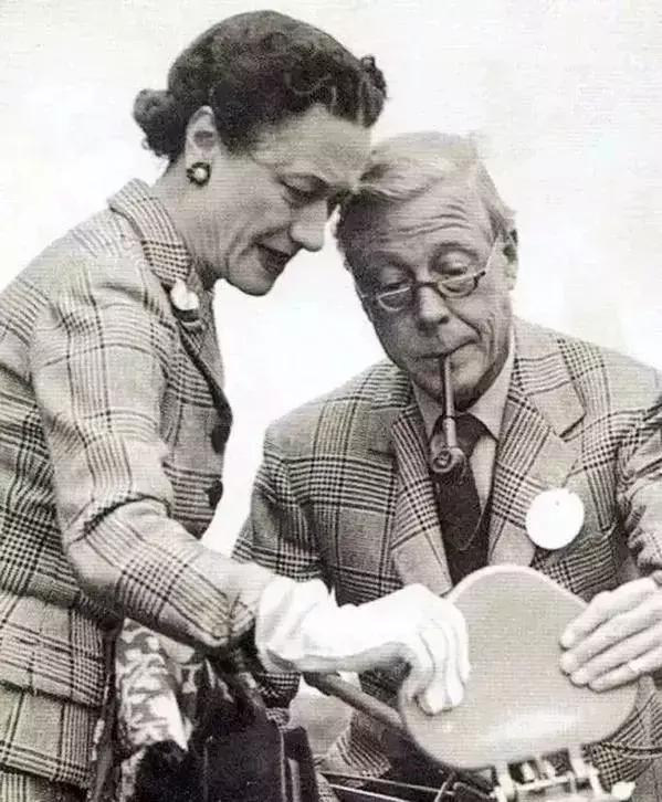 格紋大衣再火70年？ 100套美搭時髦炸了！