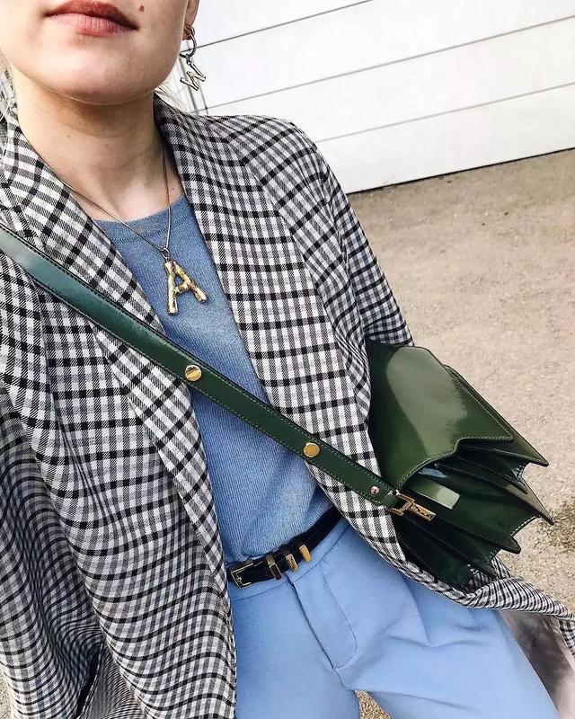 格紋大衣再火70年？ 100套美搭時髦炸了！