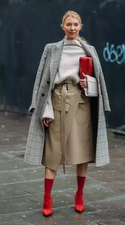 格紋大衣再火70年？ 100套美搭時髦炸了！