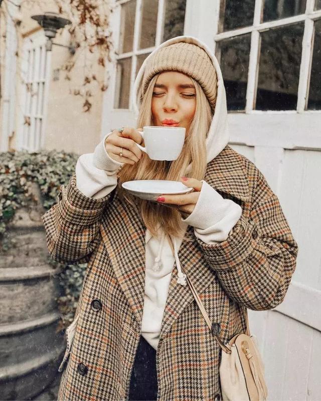 格紋大衣再火70年？ 100套美搭時髦炸了！