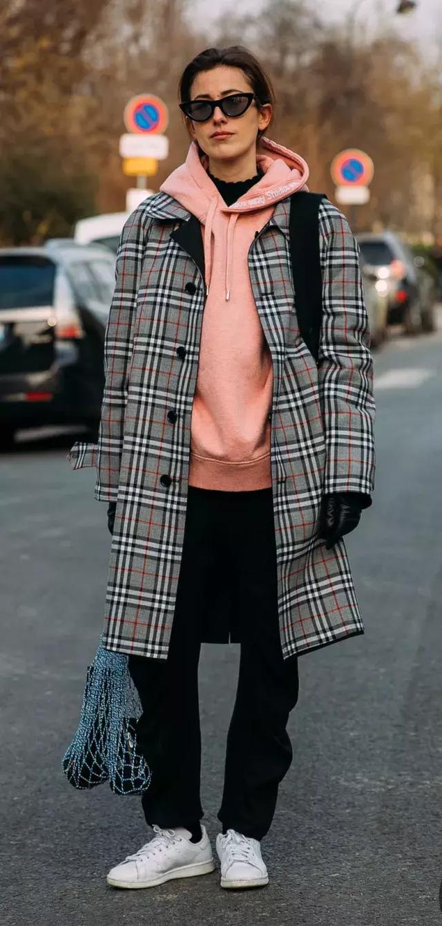 格紋大衣再火70年？ 100套美搭時髦炸了！