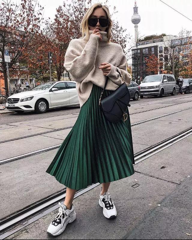 外套+裙子，這樣搭配溫暖又時髦！