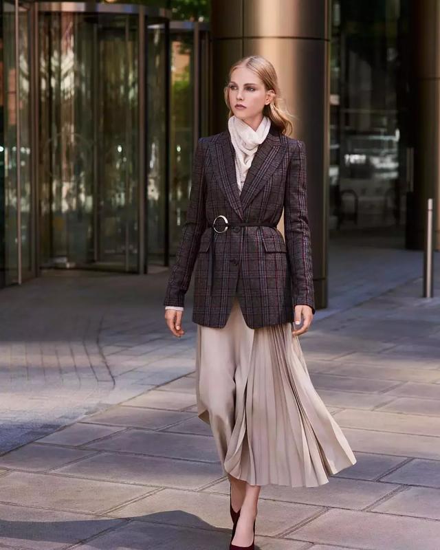 外套+裙子，這樣搭配溫暖又時髦！