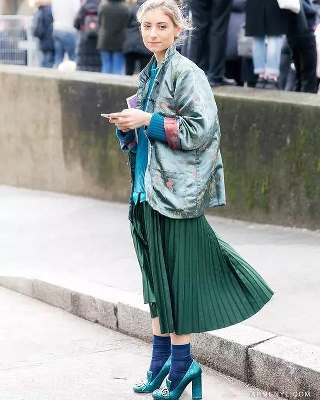 外套+裙子，這樣搭配溫暖又時髦！