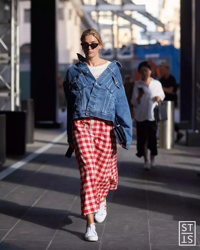 外套+裙子，這樣搭配溫暖又時髦！