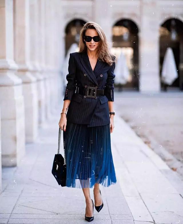 外套+裙子，這樣搭配溫暖又時髦！