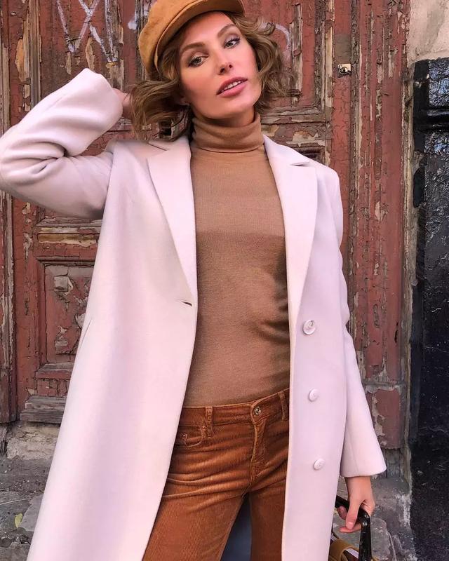 最值得投資的大衣，除了黑駝灰，還有這兩個色