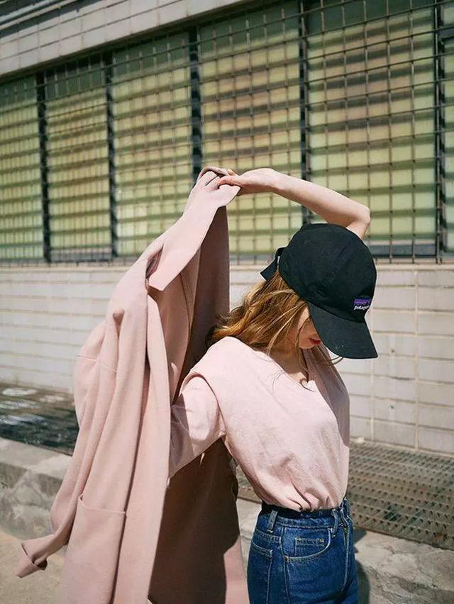 最值得投資的大衣，除了黑駝灰，還有這兩個色