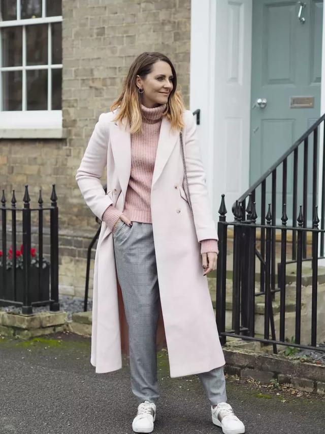 最值得投資的大衣，除了黑駝灰，還有這兩個色