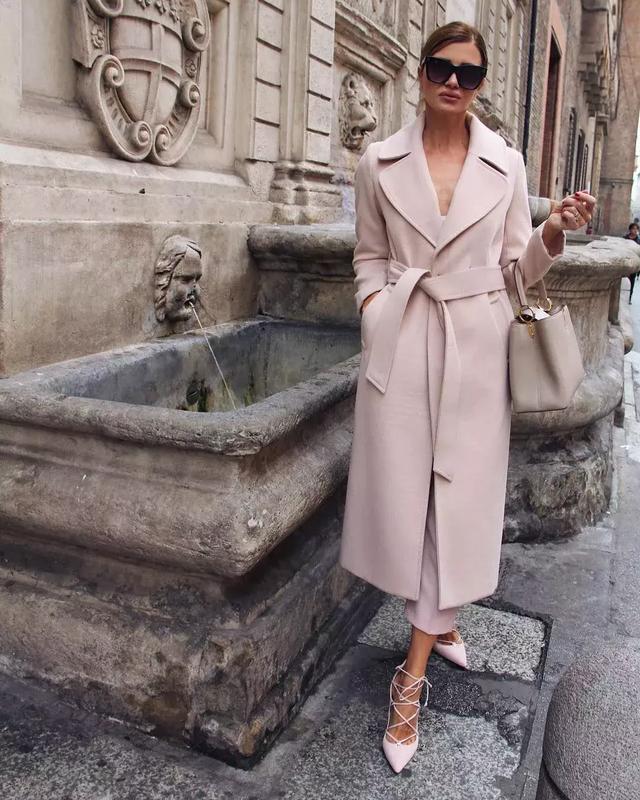 最值得投資的大衣，除了黑駝灰，還有這兩個色