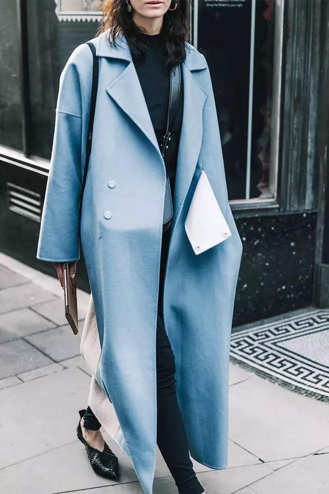 最值得投資的大衣，除了黑駝灰，還有這兩個色