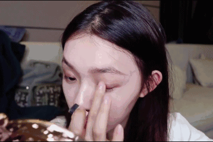 兩分鐘搞定少女感眼妝，秋冬畫它簡直美上天！