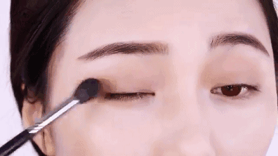 兩分鐘搞定少女感眼妝，秋冬畫它簡直美上天！