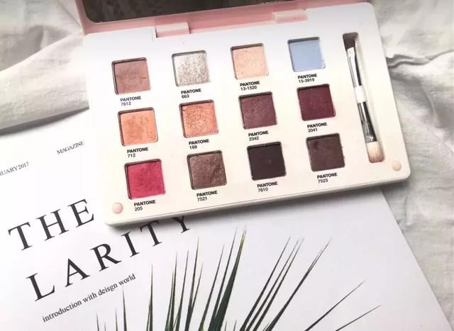 兩分鐘搞定少女感眼妝，秋冬畫它簡直美上天！