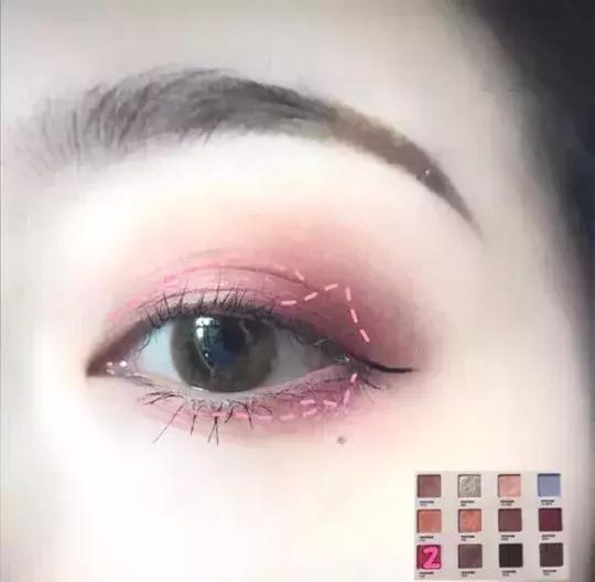 兩分鐘搞定少女感眼妝，秋冬畫它簡直美上天！