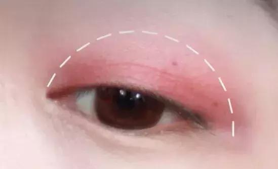 兩分鐘搞定少女感眼妝，秋冬畫它簡直美上天！